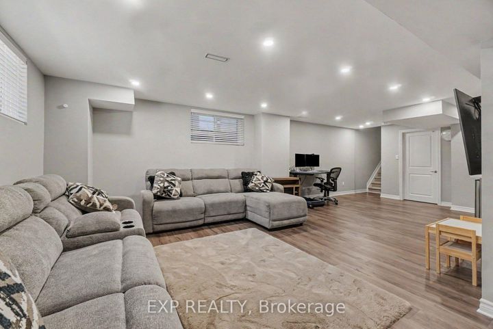 Photo 30 at 719 Cashmere Terrace, Nepean (Heritage Park), Ottawa