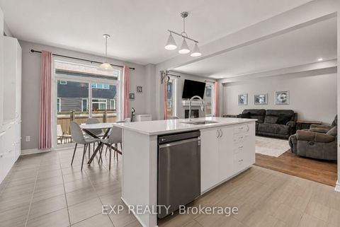 Photo 12 at 719 Cashmere Terrace, Nepean (Heritage Park), Ottawa
