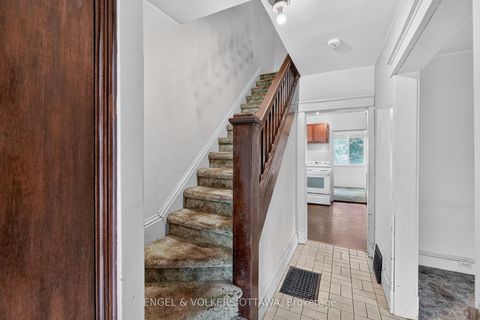 Photo 2 at 9 Geneva Street, Ottawa West, Ottawa