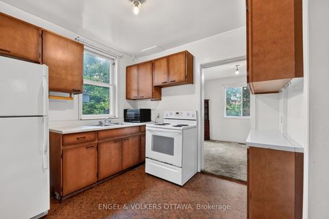 Photo 3 at 9 Geneva Street, Ottawa West, Ottawa