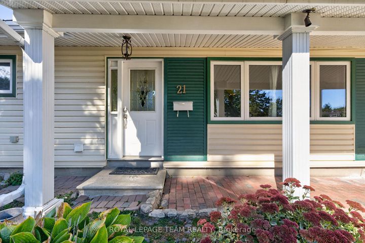 Photo 3 at 21 Elterwater Avenue, Nepean (Crystal Beach), Ottawa