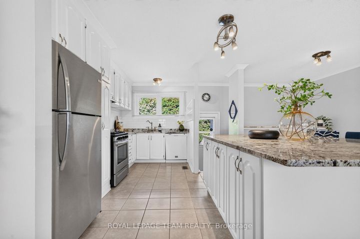 Photo 12 at 21 Elterwater Avenue, Nepean (Crystal Beach), Ottawa