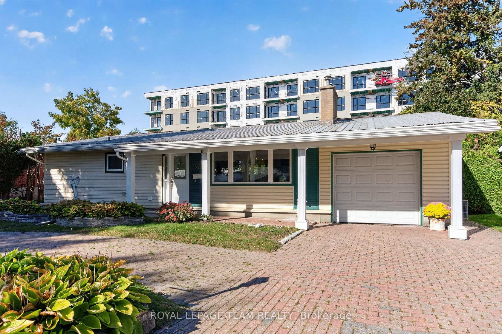 21 Elterwater Avenue, Nepean (Crystal Beach), Ottawa 