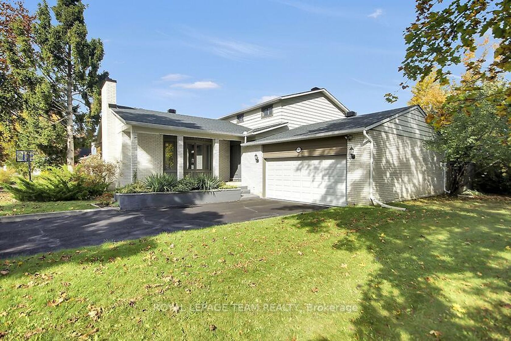 61 Amberwood Crescent, Nepean (Pineglen/Country Place), Ottawa 