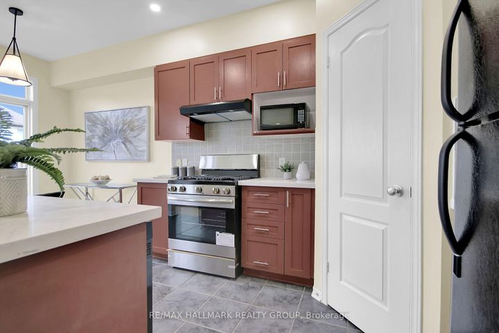 Photo 11 at 152 Calaveras Avenue, Nepean (Longfields), Ottawa