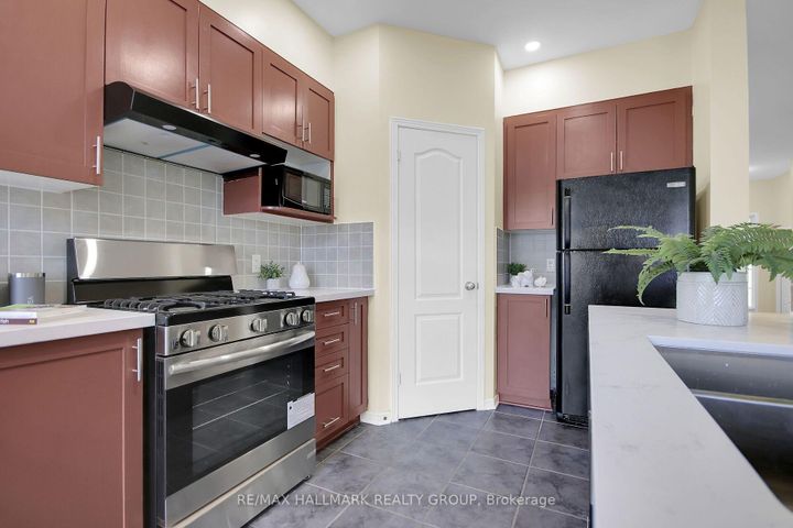 Photo 12 at 152 Calaveras Avenue, Nepean (Longfields), Ottawa