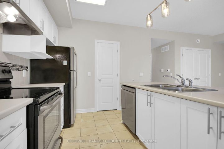 Photo 7 at C - 34 Tadley Private, Nepean (Longfields), Ottawa