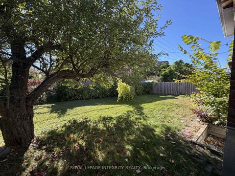 Photo 1 at 79 Beaver Ridge, Nepean (City View/Skyline/Fisher Heights/Parkwood Hills), Ottawa