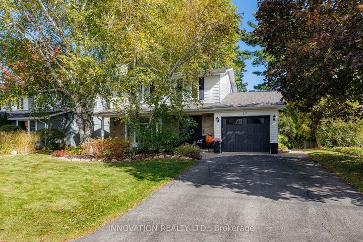 Photo 1 at 11 Welkin Crescent, Nepean (Borden Farm/Stewart Farm/Carleton Heights/Parkwood Hills), Ottawa