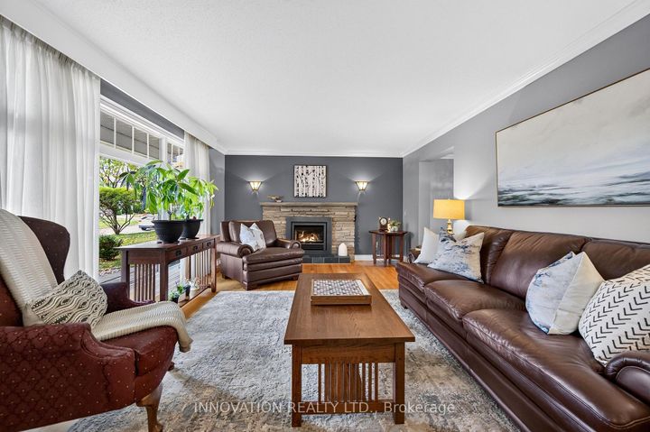 Photo 8 at 11 Welkin Crescent, Nepean (Borden Farm/Stewart Farm/Carleton Heights/Parkwood Hills), Ottawa