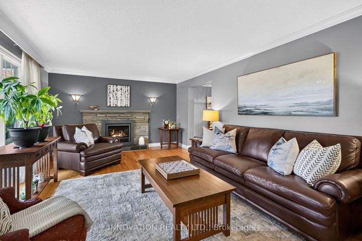 Photo 9 at 11 Welkin Crescent, Nepean (Borden Farm/Stewart Farm/Carleton Heights/Parkwood Hills), Ottawa