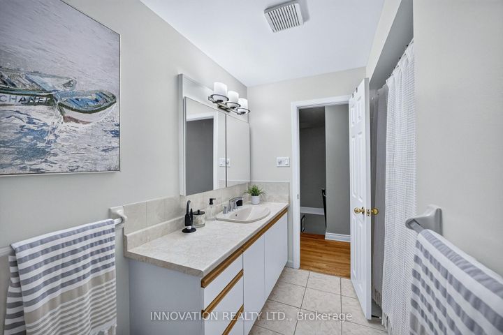 Photo 32 at 11 Welkin Crescent, Nepean (Borden Farm/Stewart Farm/Carleton Heights/Parkwood Hills), Ottawa