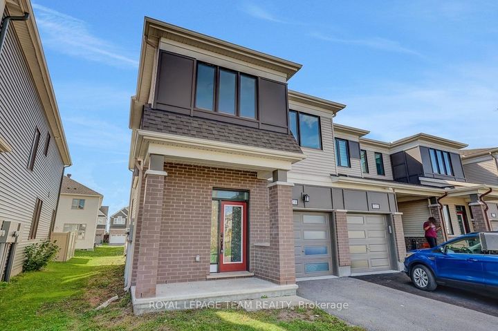 Photo 2 at 721 Megrez Way, Nepean (Half Moon Bay), Ottawa
