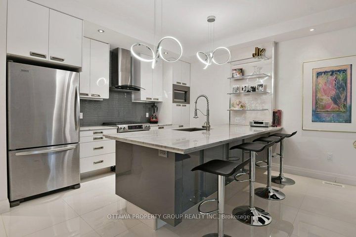 Photo 4 at 10 Chestnut Street, Ottawa East, Ottawa