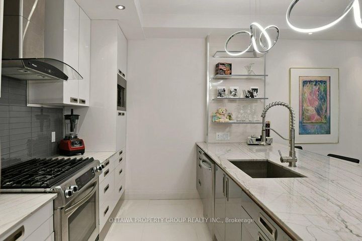 Photo 5 at 10 Chestnut Street, Ottawa East, Ottawa