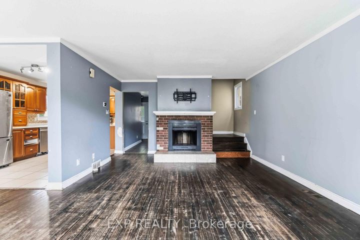 Photo 6 at 7 Fulham Court, Nepean (On the Green), Ottawa