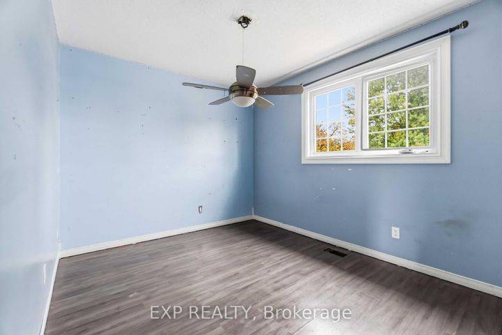 Photo 12 at 7 Fulham Court, Nepean (On the Green), Ottawa
