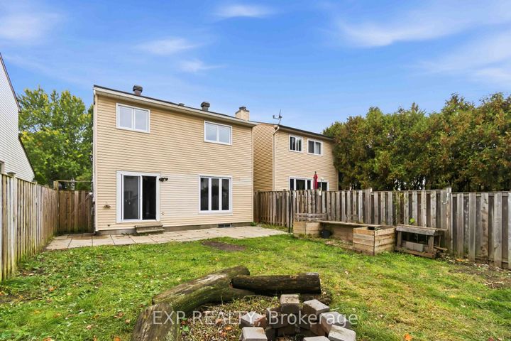 Photo 37 at 7 Fulham Court, Nepean (On the Green), Ottawa