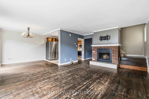 Photo 5 at 7 Fulham Court, Nepean (On the Green), Ottawa