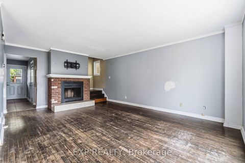 Photo 7 at 7 Fulham Court, Nepean (On the Green), Ottawa