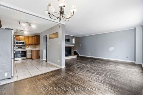Photo 10 at 7 Fulham Court, Nepean (On the Green), Ottawa