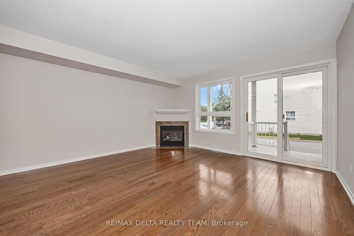 Photo 11 at 900 Longfields Drive, Nepean (Longfields), Ottawa