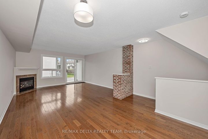 Photo 13 at 900 Longfields Drive, Nepean (Longfields), Ottawa