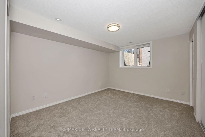 Photo 18 at 900 Longfields Drive, Nepean (Longfields), Ottawa