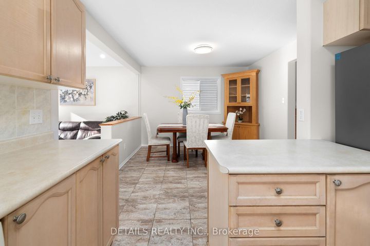 Photo 14 at 106 Woodgate Way, Nepean (Longfields), Ottawa