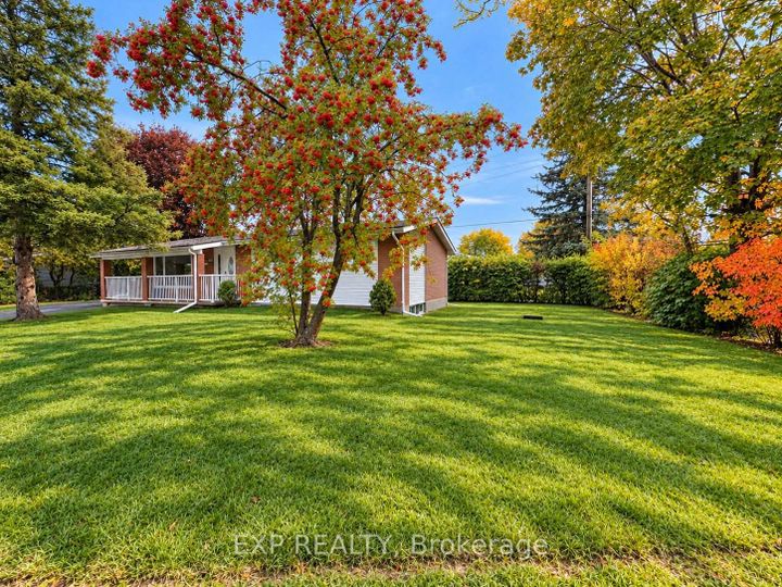 Photo 2 at 1136 Deer Park Road, Nepean (City View/Skyline/Fisher Heights/Parkwood Hills), Ottawa