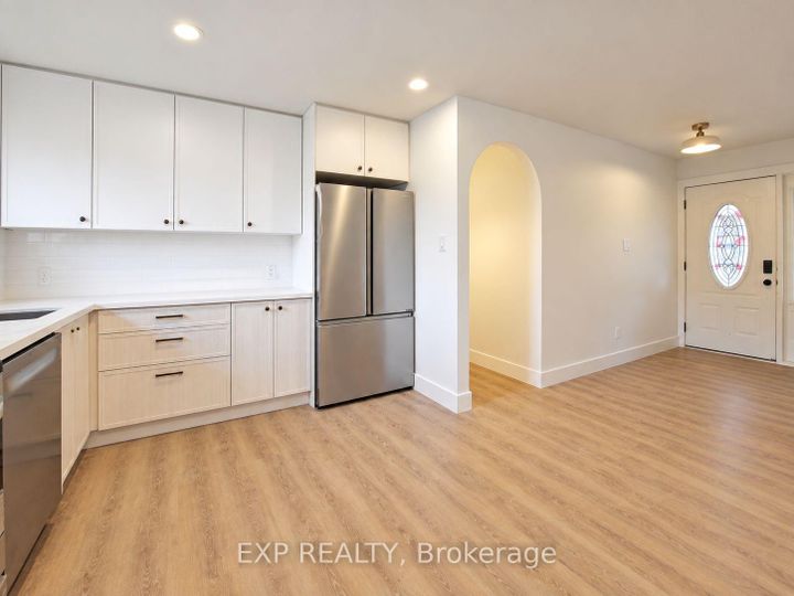 Photo 4 at 1136 Deer Park Road, Nepean (City View/Skyline/Fisher Heights/Parkwood Hills), Ottawa