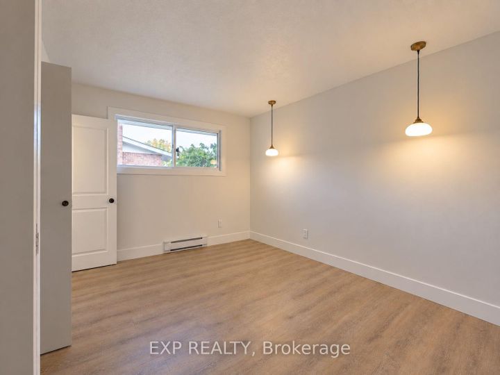 Photo 10 at 1136 Deer Park Road, Nepean (City View/Skyline/Fisher Heights/Parkwood Hills), Ottawa