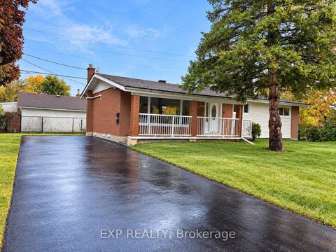 Photo 1 at 1136 Deer Park Road, Nepean (City View/Skyline/Fisher Heights/Parkwood Hills), Ottawa