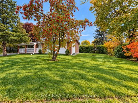 Photo 2 at 1136 Deer Park Road, Nepean (City View/Skyline/Fisher Heights/Parkwood Hills), Ottawa