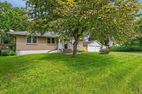 Photo 3 at 125 Norice Street, Nepean (Meadowlands/Crestview), Ottawa