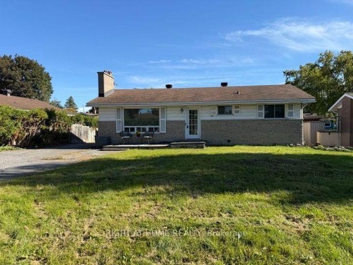 Photo 2 at 24 Largo Crescent S, Nepean (Meadowlands/Crestview), Ottawa