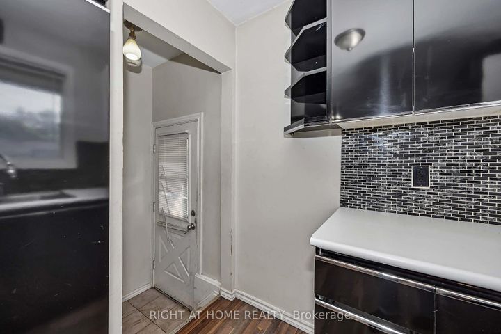 Photo 8 at 24 Largo Crescent S, Nepean (Meadowlands/Crestview), Ottawa