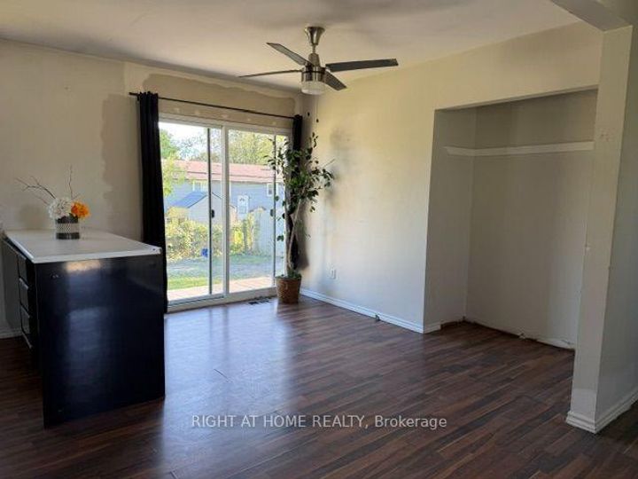Photo 26 at 24 Largo Crescent S, Nepean (Meadowlands/Crestview), Ottawa