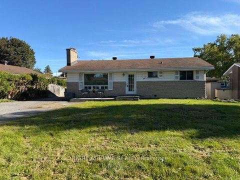 Photo 2 at 24 Largo Crescent S, Nepean (Meadowlands/Crestview), Ottawa