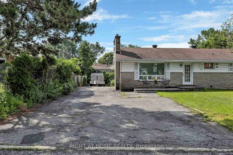 Photo 4 at 24 Largo Crescent S, Nepean (Meadowlands/Crestview), Ottawa