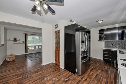 Photo 11 at 24 Largo Crescent S, Nepean (Meadowlands/Crestview), Ottawa