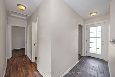Photo 13 at 24 Largo Crescent S, Nepean (Meadowlands/Crestview), Ottawa