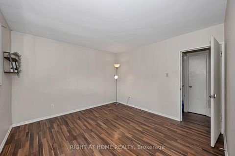 Photo 14 at 24 Largo Crescent S, Nepean (Meadowlands/Crestview), Ottawa