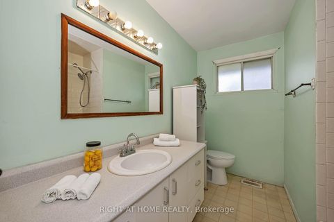 Photo 19 at 24 Largo Crescent S, Nepean (Meadowlands/Crestview), Ottawa