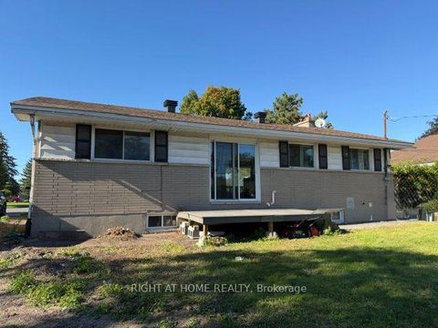 Photo 22 at 24 Largo Crescent S, Nepean (Meadowlands/Crestview), Ottawa