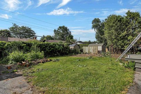 Photo 23 at 24 Largo Crescent S, Nepean (Meadowlands/Crestview), Ottawa