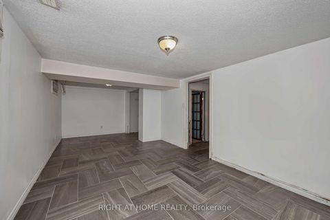 Photo 30 at 24 Largo Crescent S, Nepean (Meadowlands/Crestview), Ottawa