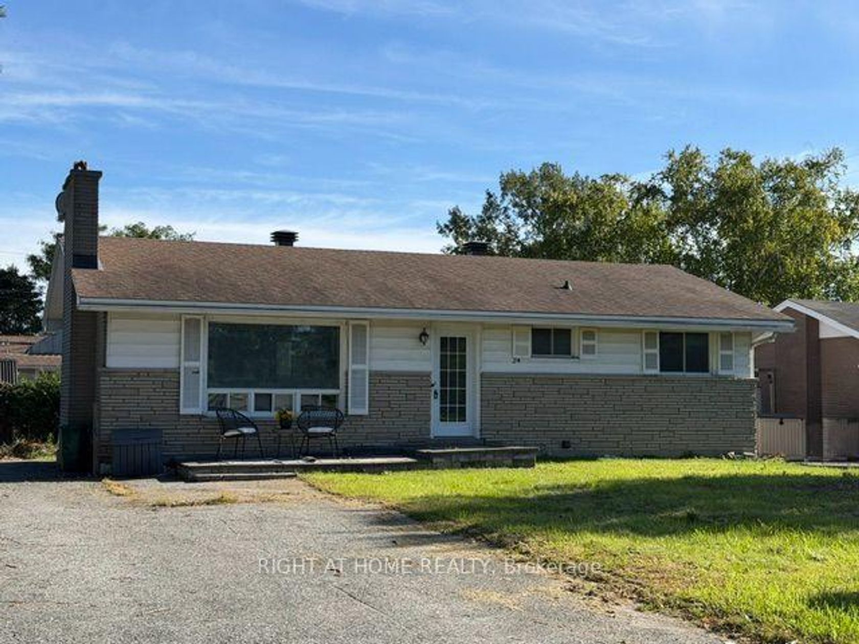 24 Largo Crescent S, Nepean (Meadowlands/Crestview), Ottawa 