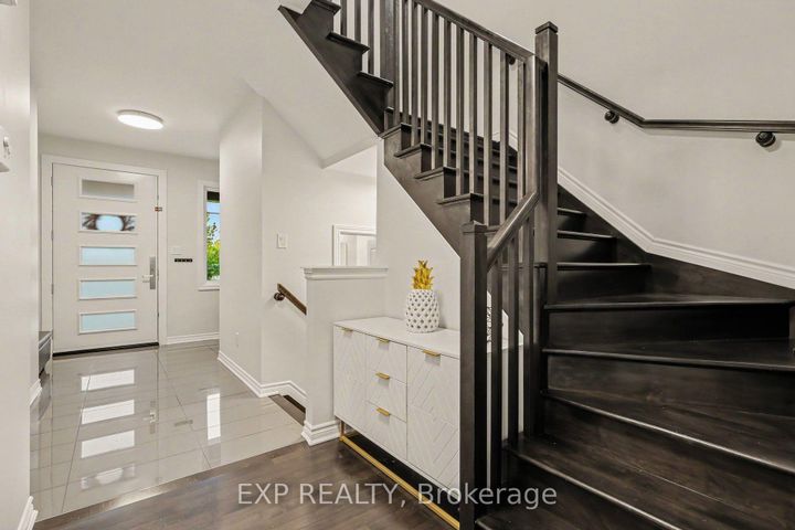 Photo 3 at 127 Switch Grass Crescent, Nepean (Half Moon Bay), Ottawa