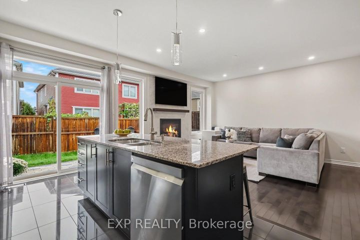 Photo 11 at 127 Switch Grass Crescent, Nepean (Half Moon Bay), Ottawa